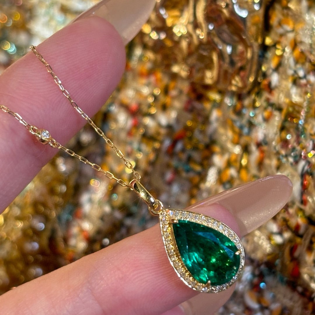 14k Gold 1.81 Ct Vivid Green Natural Emerald & Diamond Necklace - 4