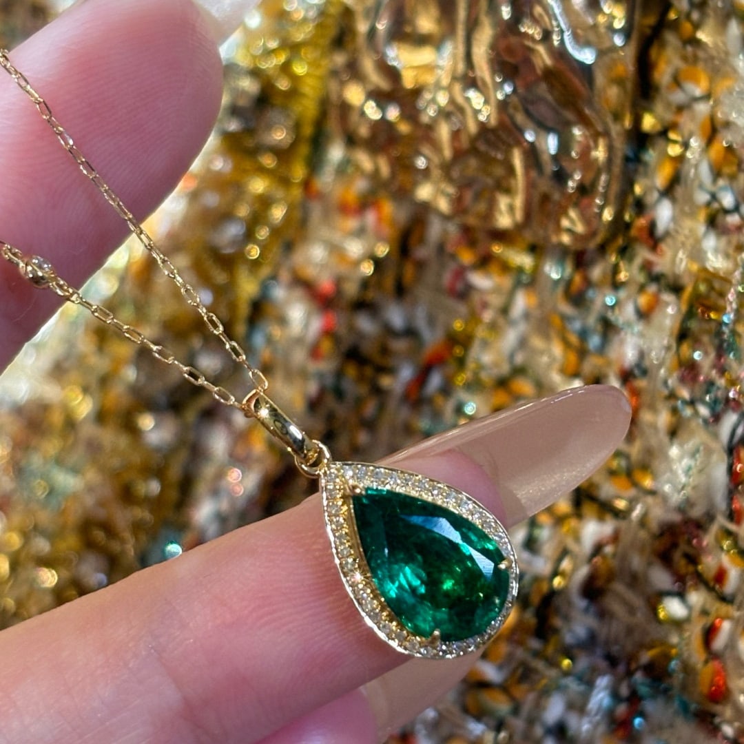 14k Gold 1.81 Ct Vivid Green Natural Emerald & Diamond Necklace - 5