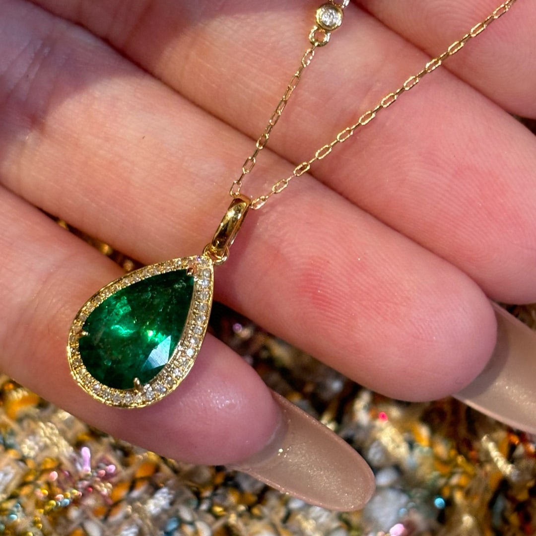 14k Gold 1.81 Ct Vivid Green Natural Emerald & Diamond Necklace - 6