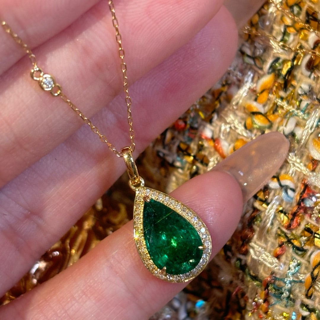 14k Gold 1.81 Ct Vivid Green Natural Emerald & Diamond Necklace - 7
