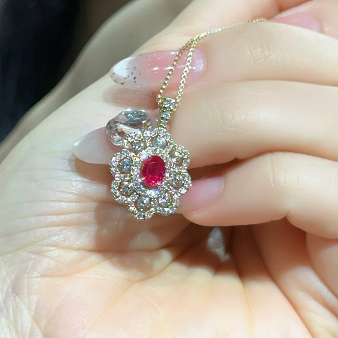 14k Gold 1.78 Ctw Natural Ruby & Diamond Necklace: Ref:231066144 // gold content:14k gold // main gemstone:ruby // shape:oval // carat weight:0. 70ct // color:red // treatment:natural // // adjacent gemstone 2 : diamond // shape:round // carat
