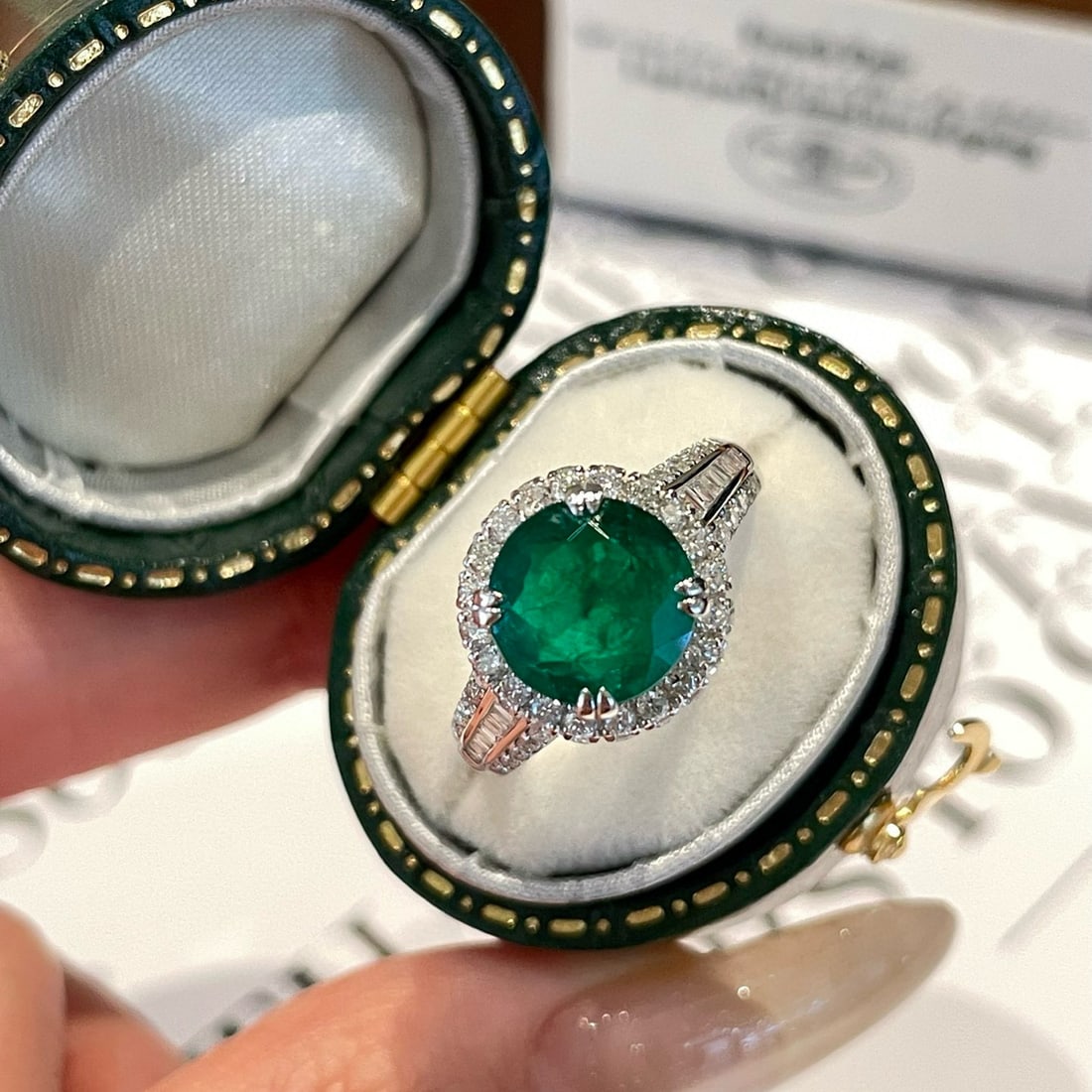 14k Gold 3.19 Ctw Vivid Green Natural Emerald & Diamond Ring: Ref:231066148 // gold content:14k gold // ring size:7. 25us // // main gemstone:emerald // shape:round // carat weight:2. 19ct // color:vivid green // treatment:natural // cut grade:g // // adjacent