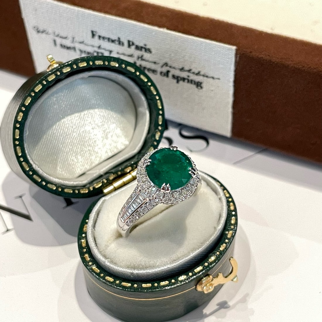 14k Gold 3.19 Ctw Vivid Green Natural Emerald & Diamond Ring - 2