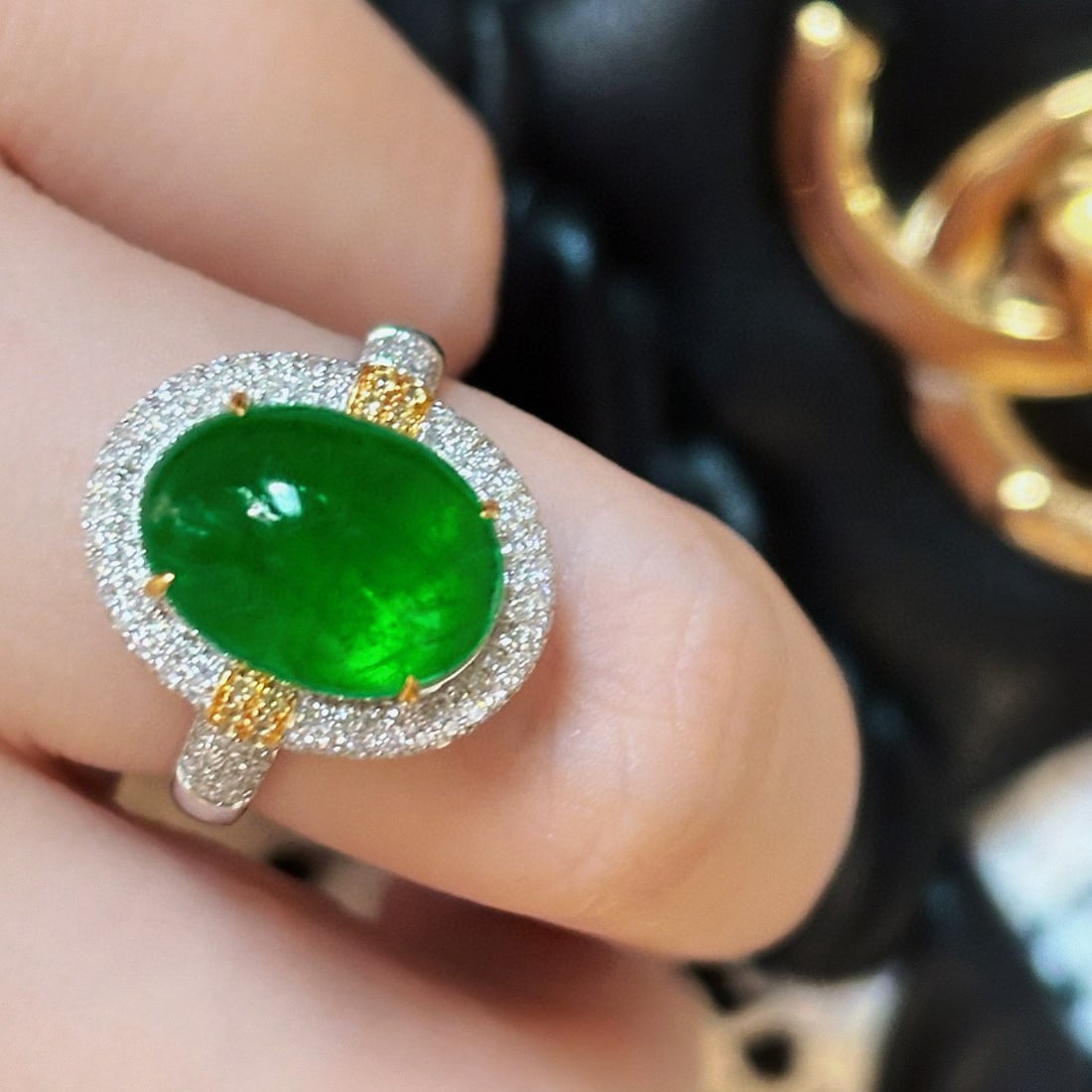 14k Gold 4.39 Ct Vivid Green Natural Emerald & Diamond Ring - 2