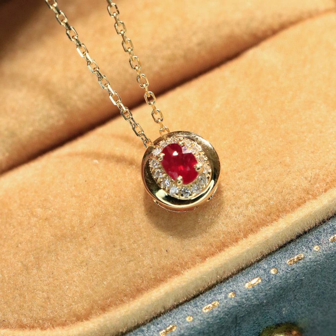 14k Gold 0.22 Ctw Vivid Red Natural Ruby & Diamond Necklace - 4