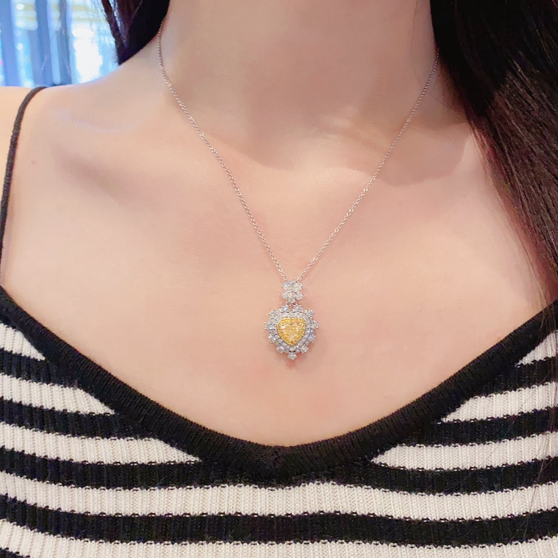 14k Gold 2.28 Ctw Natural Yellow Diamond & Diamond Necklace - 3