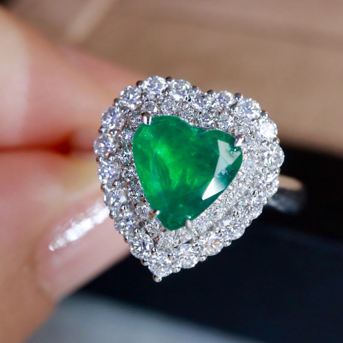 14k Gold 1.54 Ctw Vivid Green Natural Emerald & Diamond Ring - 5