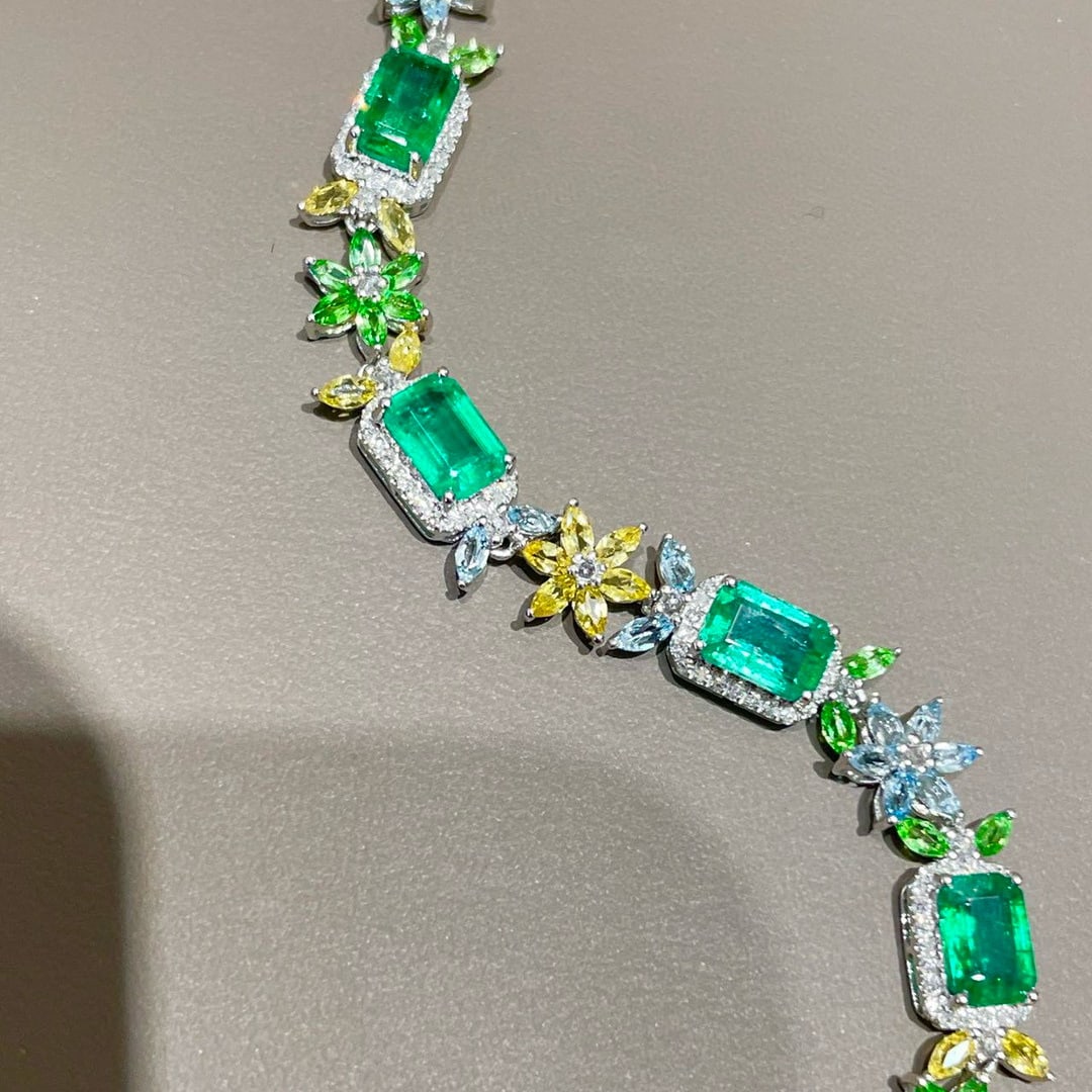 14k Gold 5.12 Ct Vivid Green Natural Emerald & Diamond Bracelet - 2