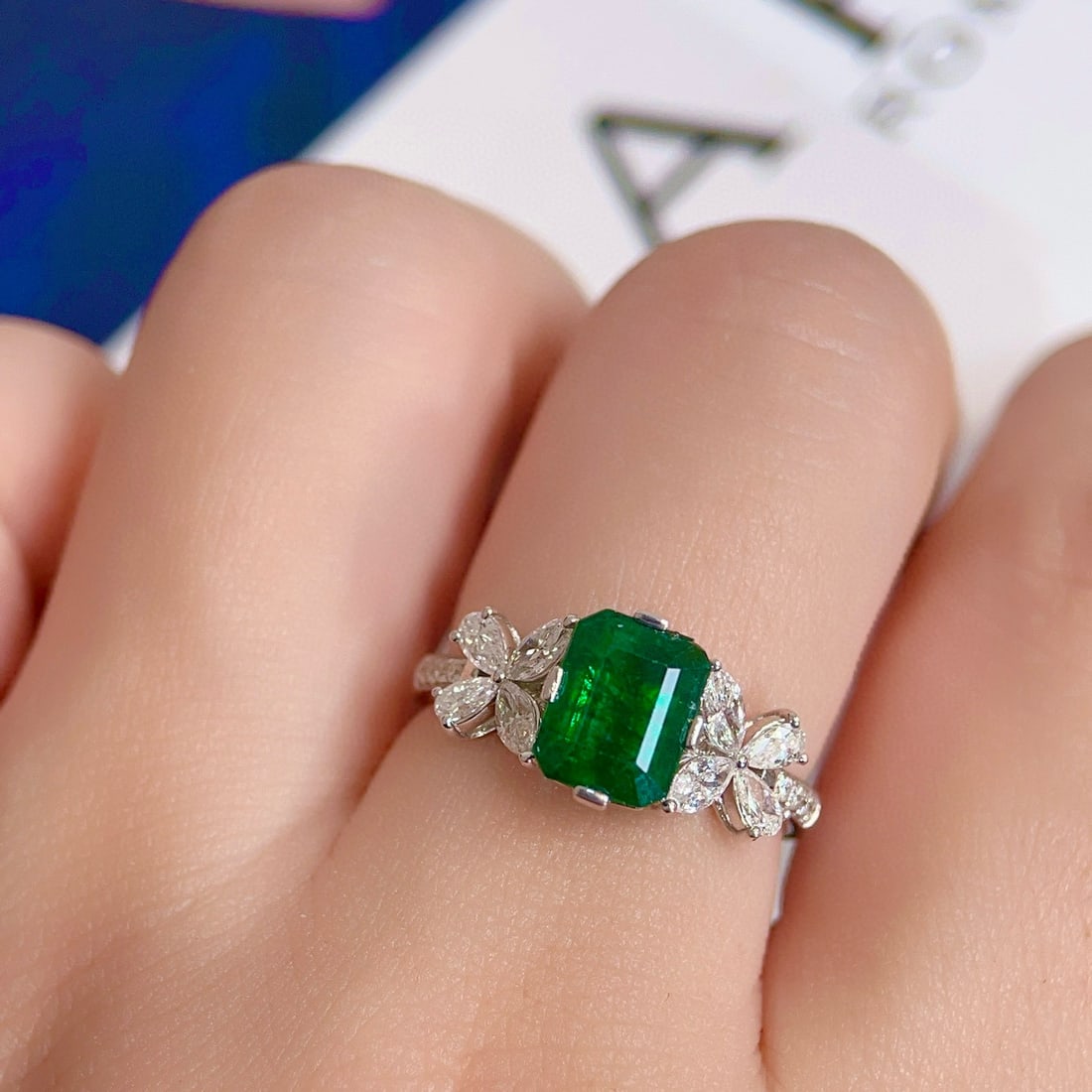 14k Gold 2.48 Ctw Vivid Green Natural Emerald & Diamond Ring - 6