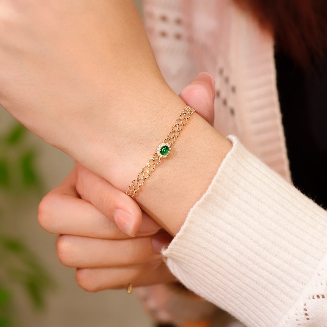 14k Gold 0.38 Ctw Vivid Green Natural Emerald & Diamond Bracelet - 2