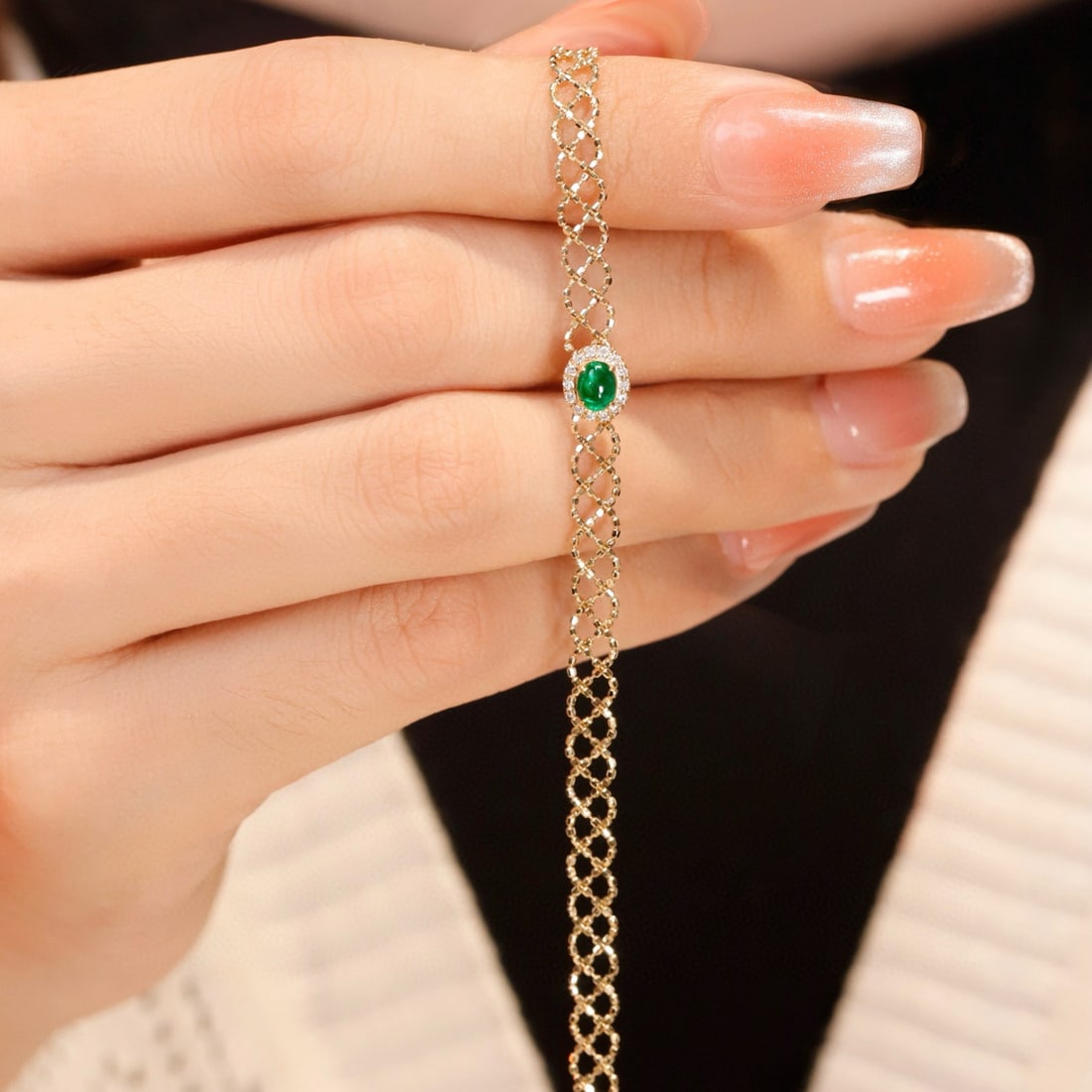 14k Gold 0.38 Ctw Vivid Green Natural Emerald & Diamond Bracelet - 3
