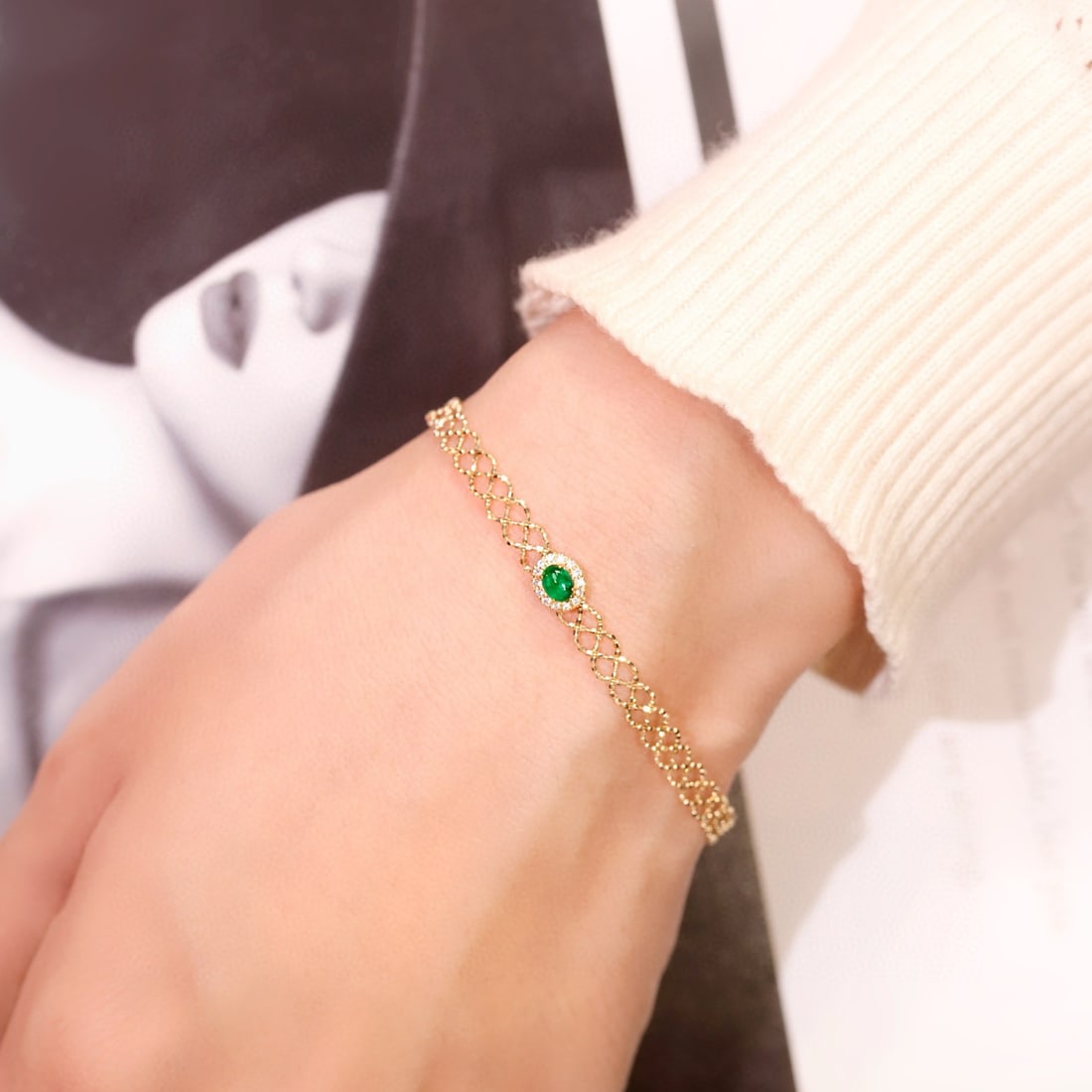 14k Gold 0.38 Ctw Vivid Green Natural Emerald & Diamond Bracelet - 5