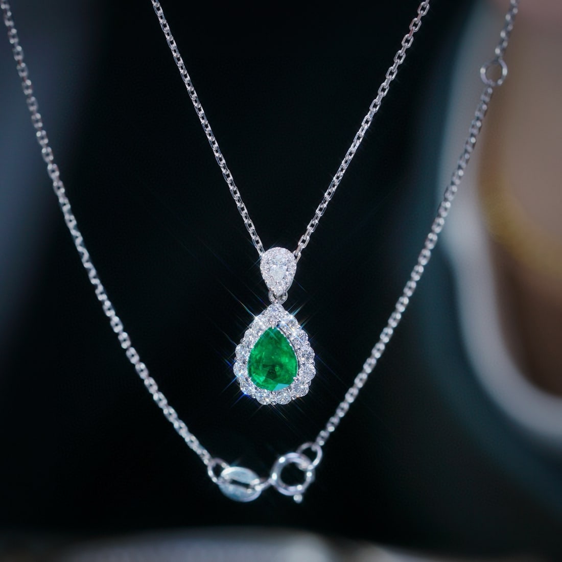 14k Gold 1.20 Ctw Vivid Green Natural Emerald & Diamond Necklace - 8