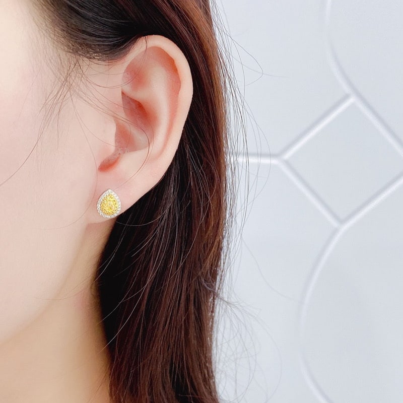 14k Gold 0.7 Ct Natural Color Diamond Earrings - 6