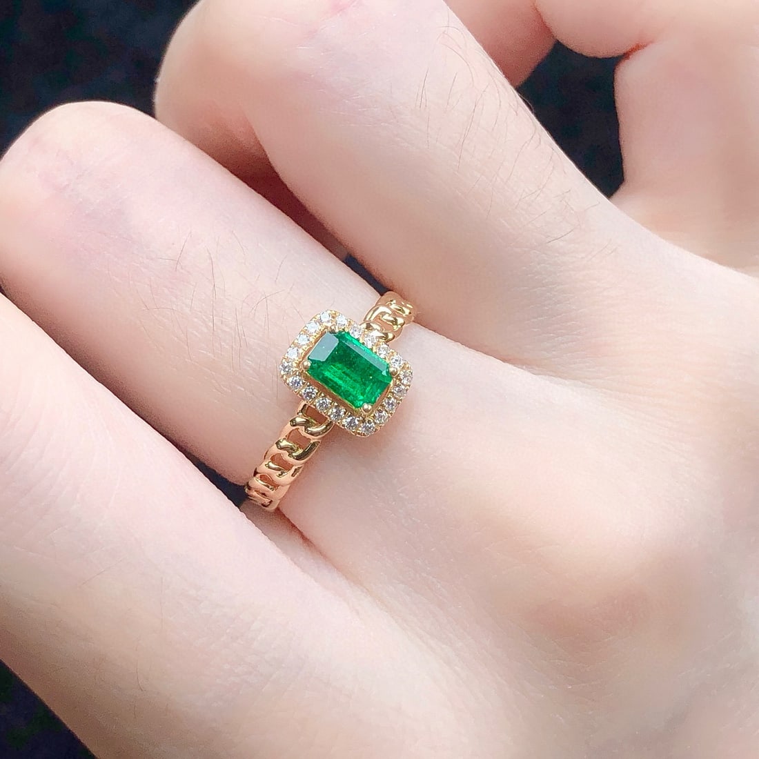 14k Gold 0.53 Ctw Vivid Green Natural Emerald & Diamond Ring - 7