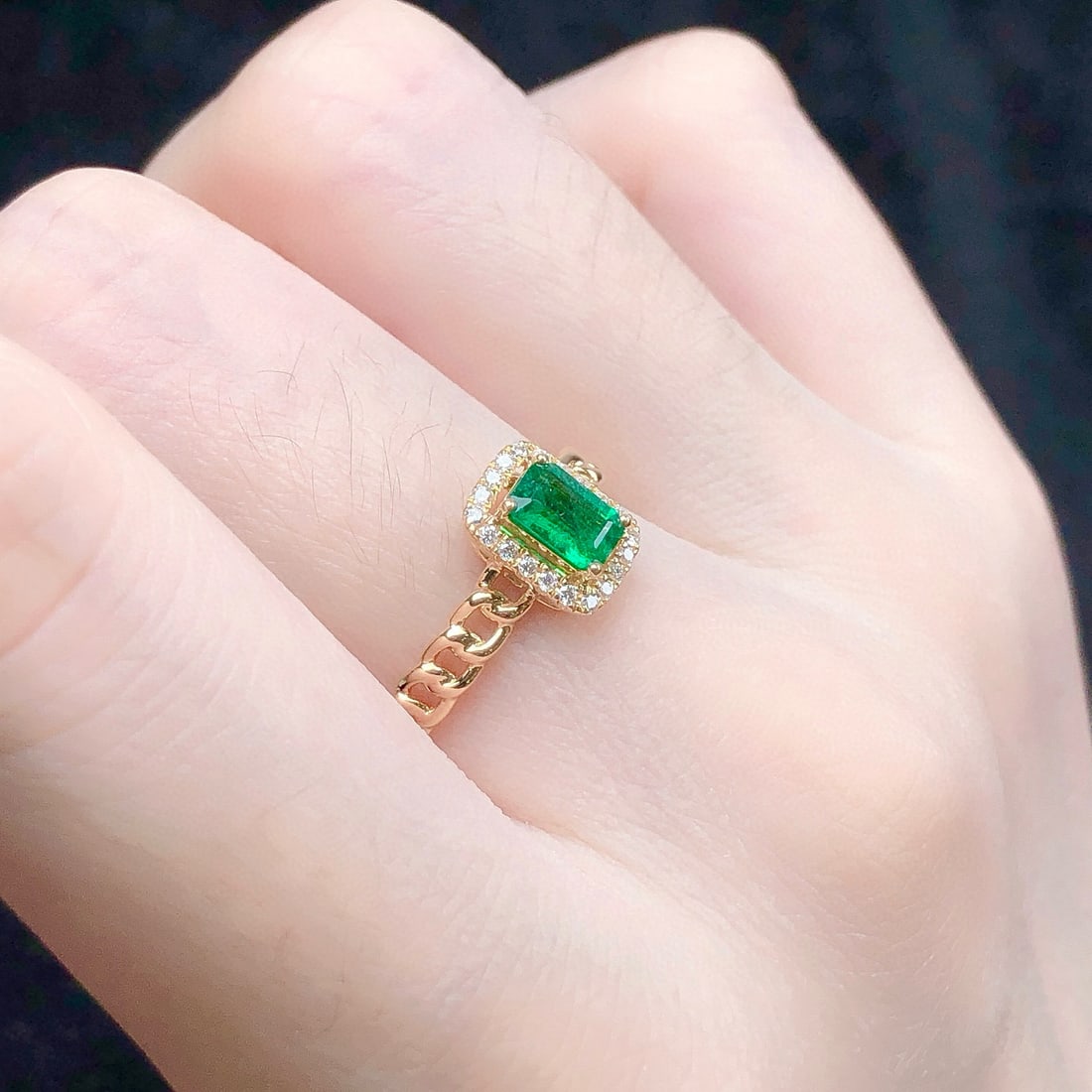 14k Gold 0.53 Ctw Vivid Green Natural Emerald & Diamond Ring - 8