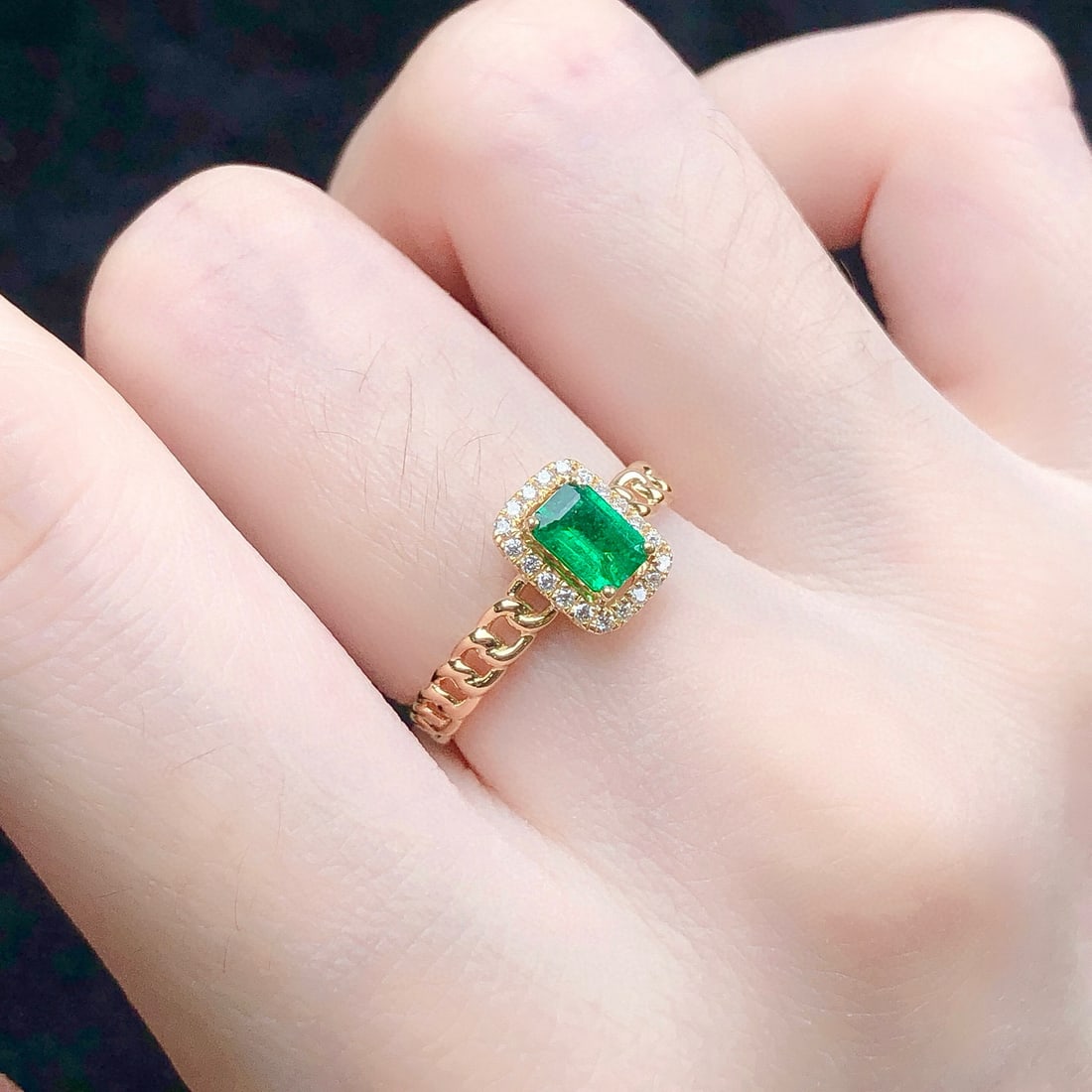 14k Gold 0.53 Ctw Vivid Green Natural Emerald & Diamond Ring - 9