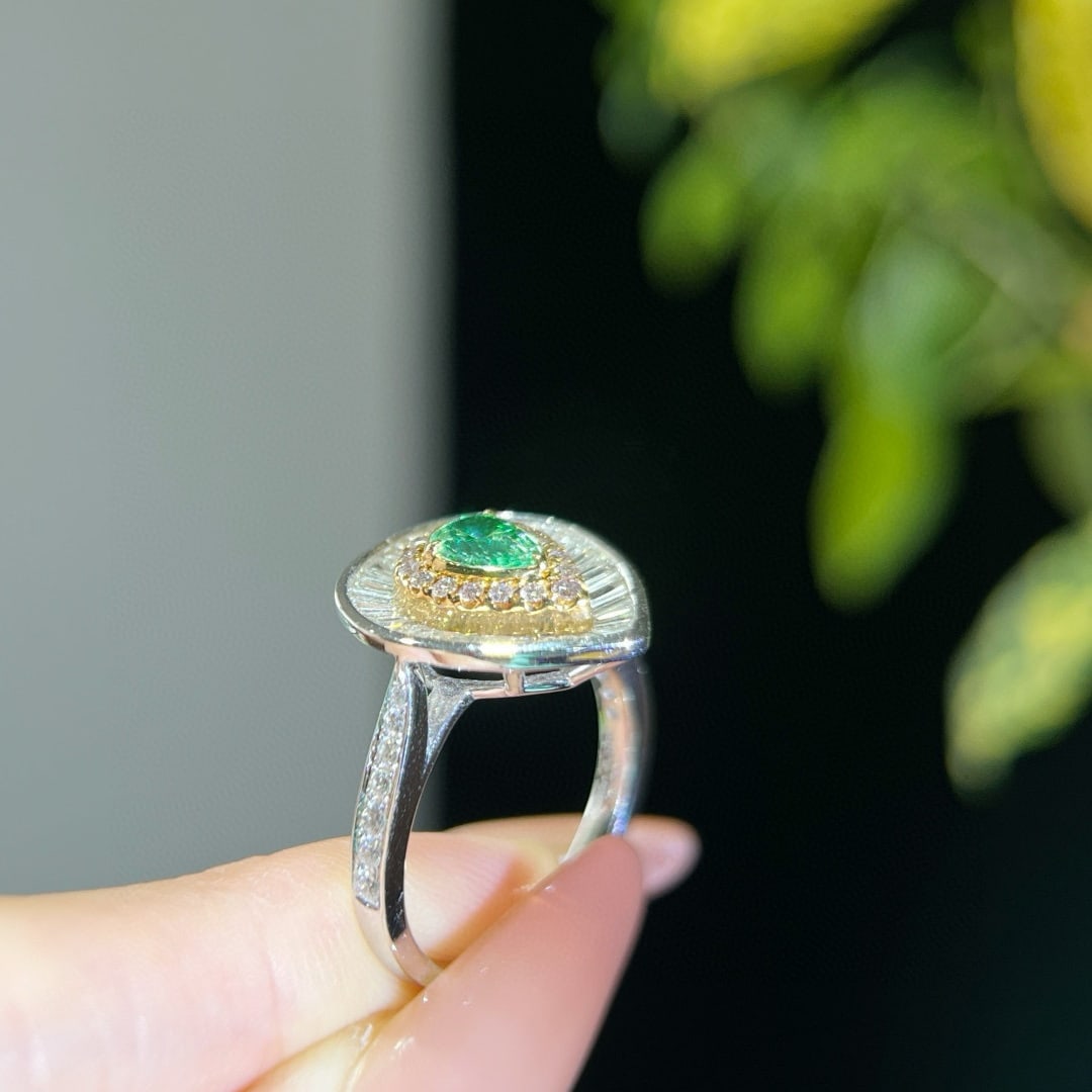 14k Gold 1.33 Ctw Natural Green Diamond & Diamond Ring - 4