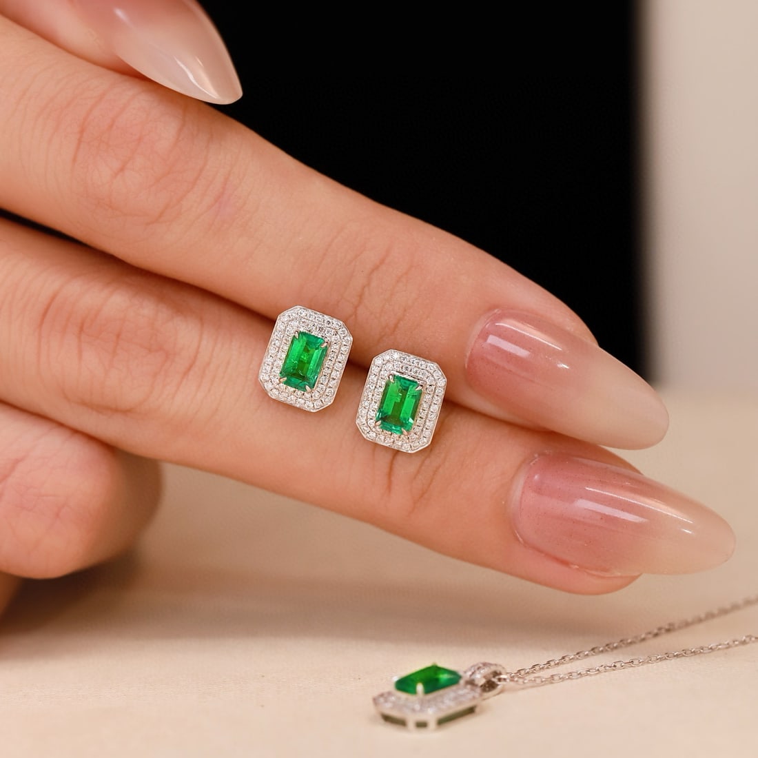 14k Gold 2.23 Ctw Natural Emerald & Diamond Jewelry Set - 2