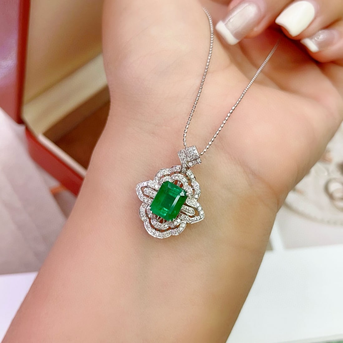 14k Gold 2.85 Ct Vivid Green Natural Emerald & Diamond Pendant( Without Chain ) - 3