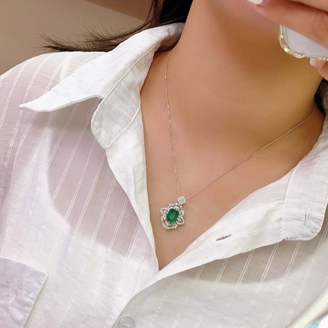 14k Gold 2.85 Ct Vivid Green Natural Emerald & Diamond Pendant( Without Chain ) - 4