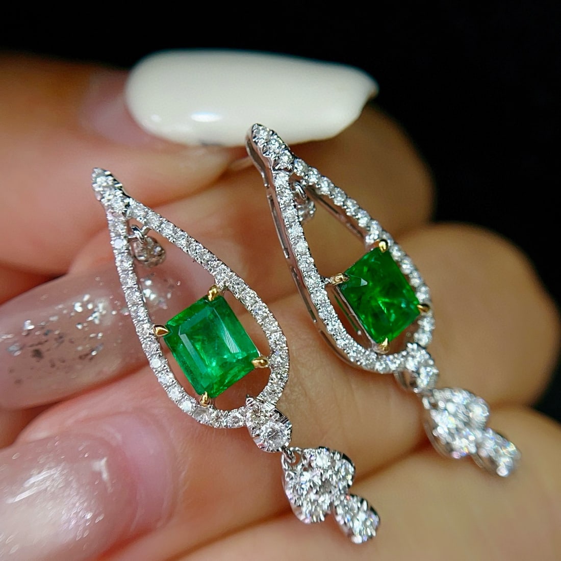 14k Gold 1.85 Ct Vivid Green Natural Emerald & Diamond Earrings - 2