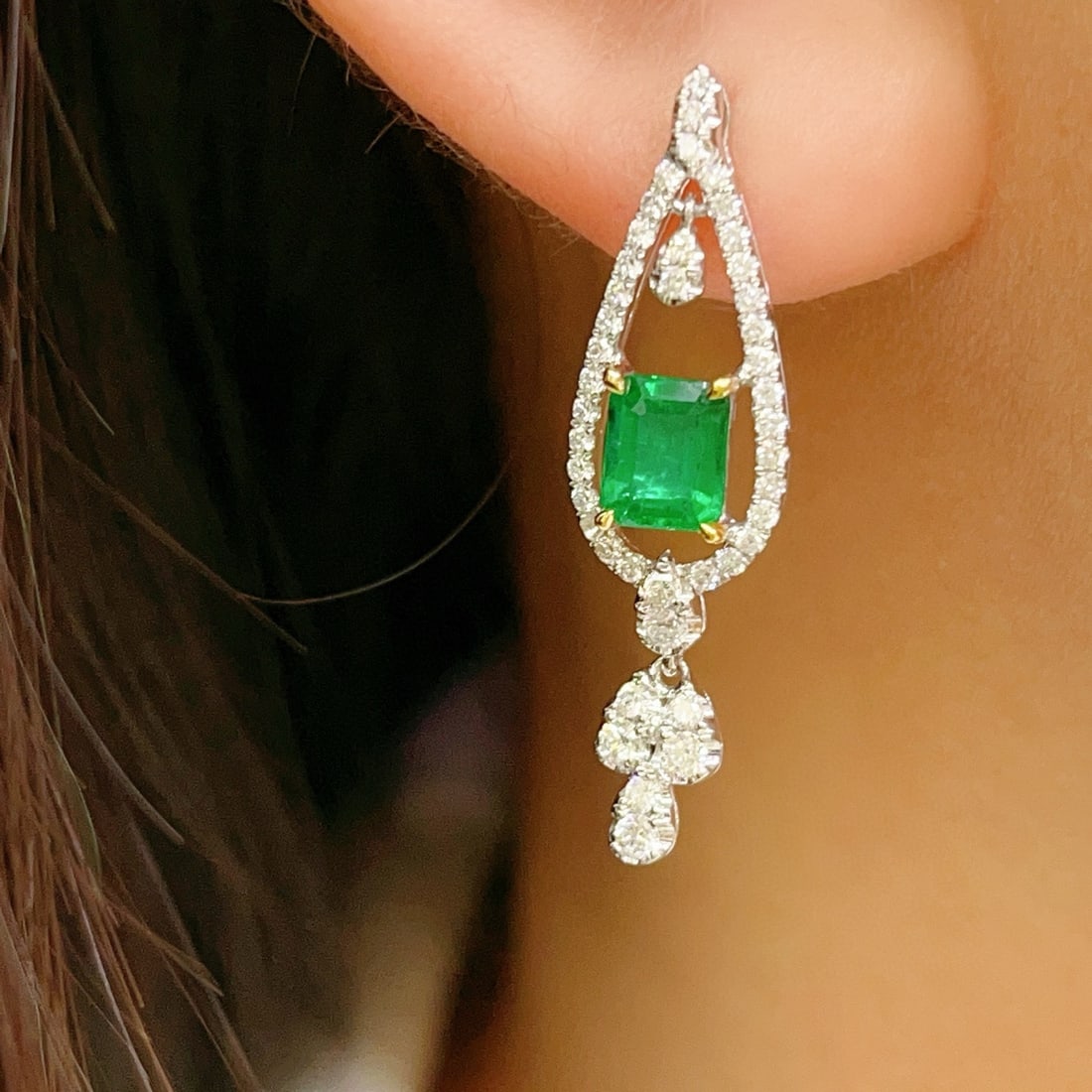 14k Gold 1.85 Ct Vivid Green Natural Emerald & Diamond Earrings - 5