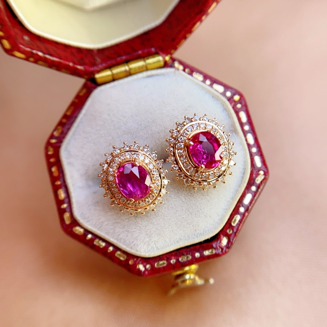 14k Gold 1.00 Ct Natural Ruby & Diamond Earrings: Ref:231066299 // gold content:14k gold // main gemstone:ruby // shape:oval // carat weight:1. 00ct // color:red // treatment:natural // // adjacent gemstone 2 : diamond // number of stones:88 //