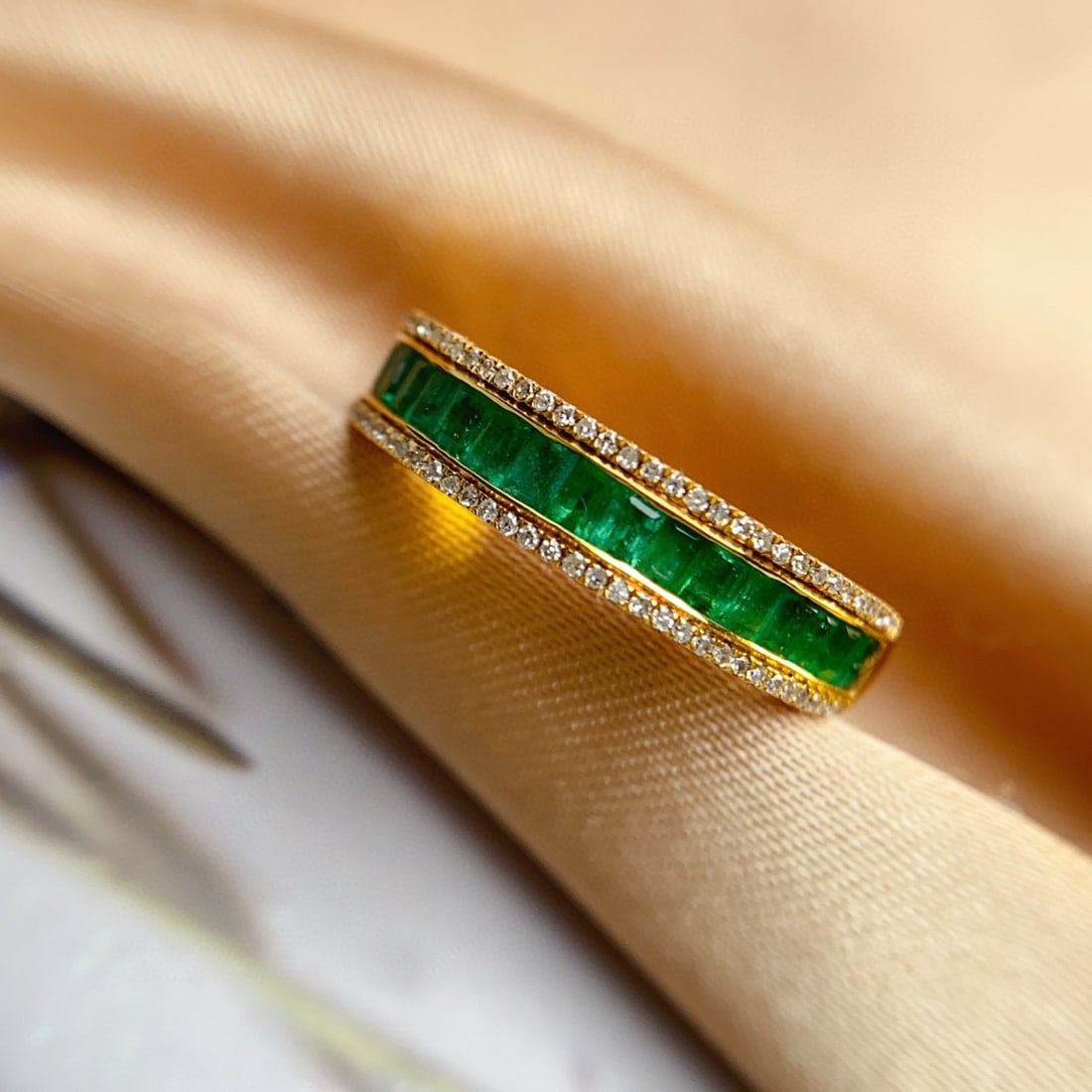 14k Gold 1.65 Ct Natural Emerald & Diamond Ring - 2