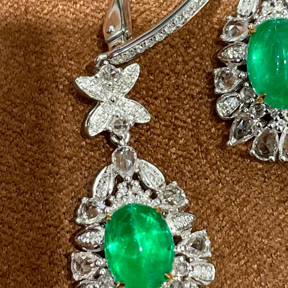 14k Gold 2.2 Ct Vivid Green Natural Emerald & Diamond & Sapphire Earrings - 5