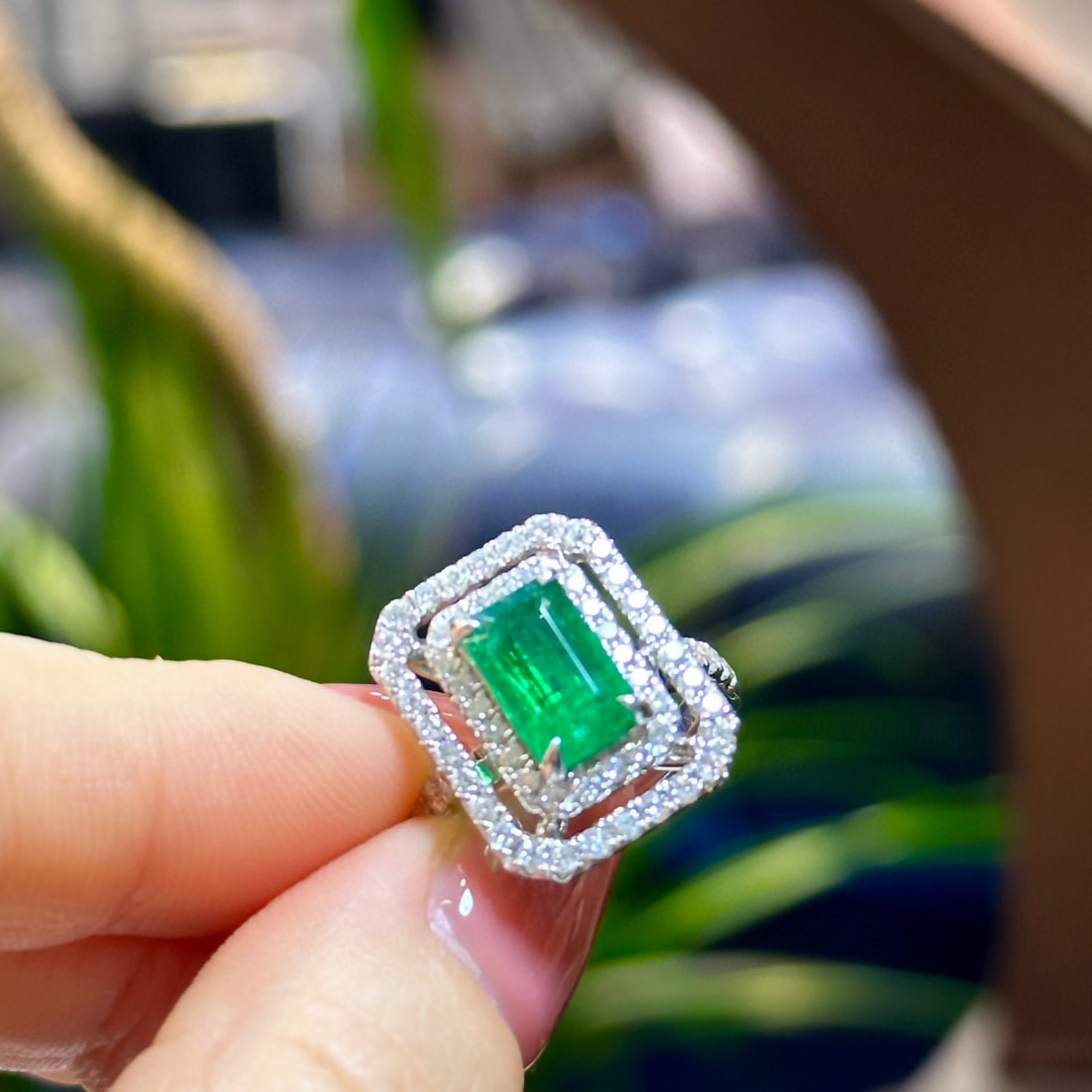 14k Gold 2.69 Ctw Vivid Green Natural Emerald & Diamond Ring: Ref:231066320 // gold content:14k gold // ring size:7. 25us // // main gemstone:emerald // shape:octagonal // carat weight:1. 86ct // color:vivid green // treatment:natural // // adjacent gemstone 2