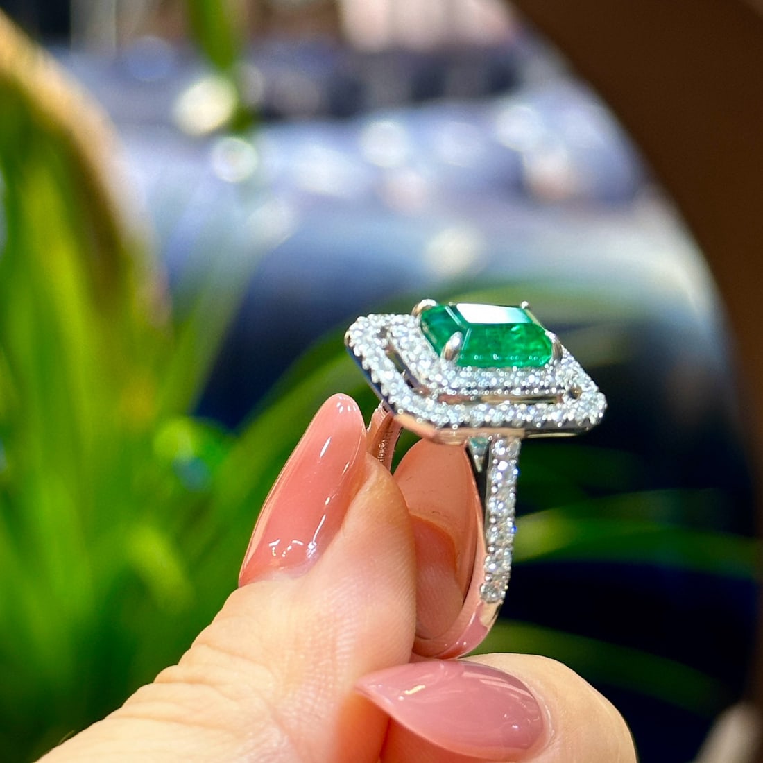 14k Gold 2.69 Ctw Vivid Green Natural Emerald & Diamond Ring - 3