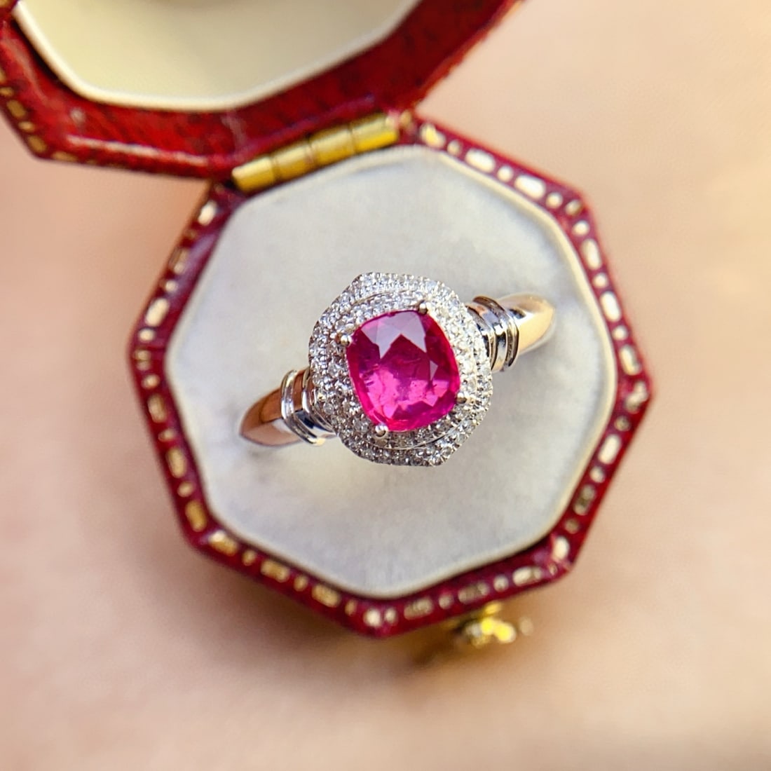 14k Gold 1.05 Ct Natural Ruby & Diamond Ring: Ref:231066324 // gold content:14k gold // ring size:7. 25us // // main gemstone:ruby // shape:cushion // carat weight:1. 05ct // color:red // treatment:natural // // adjacent gemstone 2 : diamond //