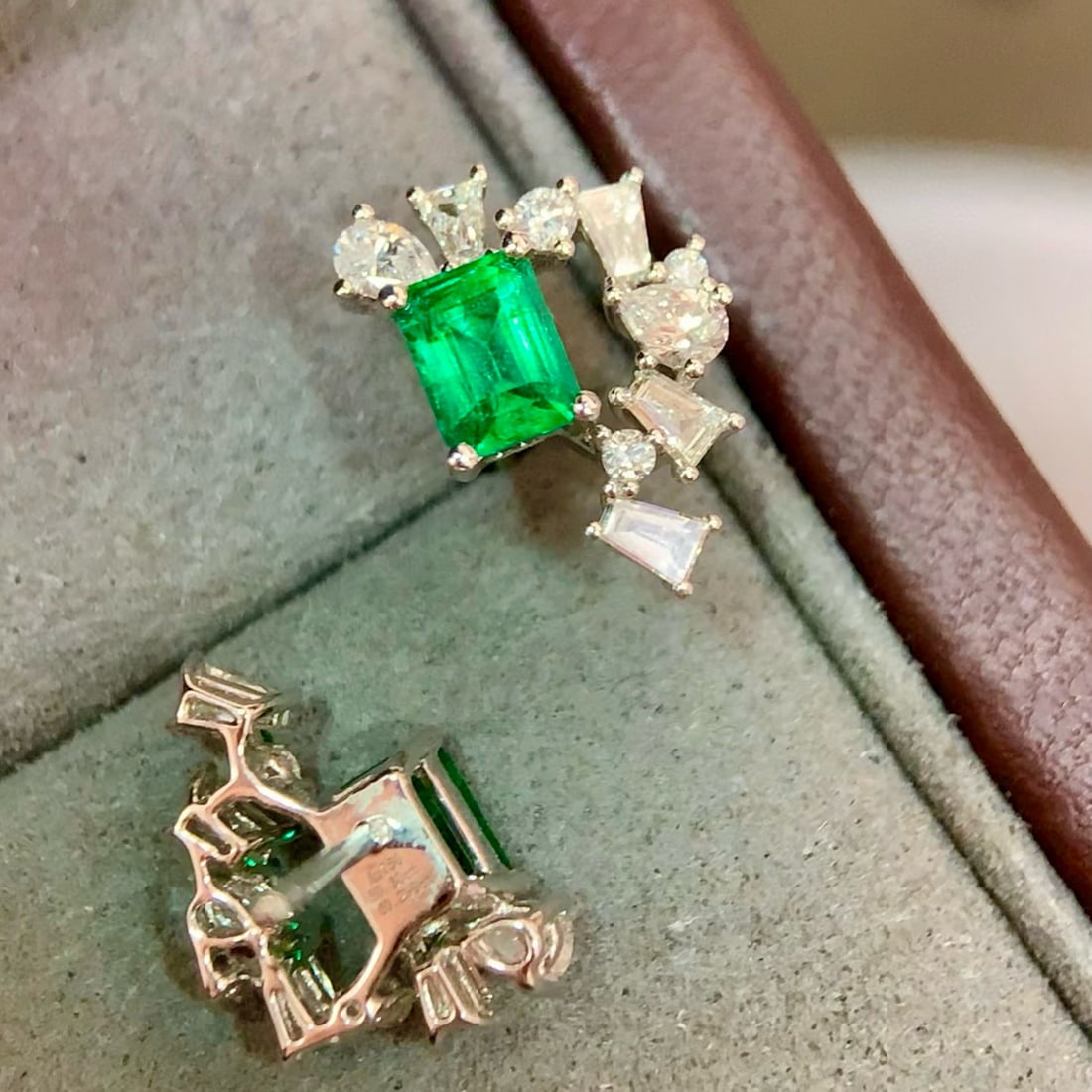 14k Gold 2.50 Ctw Vivid Green Natural Emerald & Diamond Earrings - 2