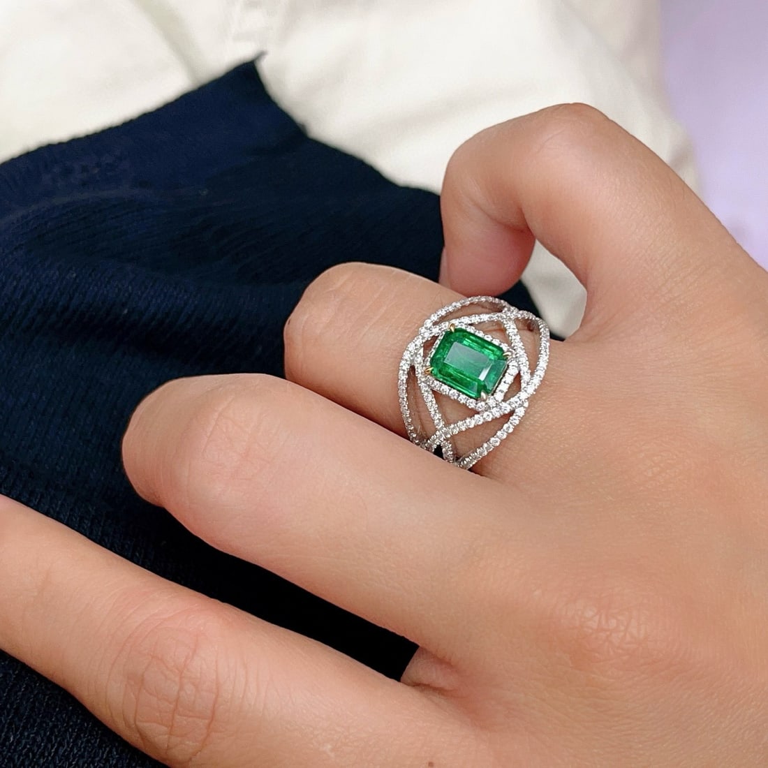 14k Gold 1.60 Ct Vivid Green Natural Emerald & Diamond Ring - 6