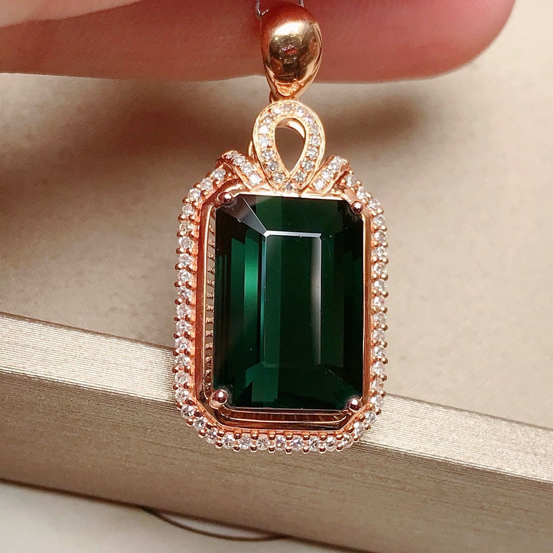 14k Gold 7.2 Ct Natural Tourmaline & Diamond Pendant( Without Chain ): Ref:231066356 // gold content:14k gold // main gemstone:tourmaline // shape:octagonal // carat weight:7. 2ct // color:green // treatment:natural // // adjacent gemstone 2 : diamond // number of