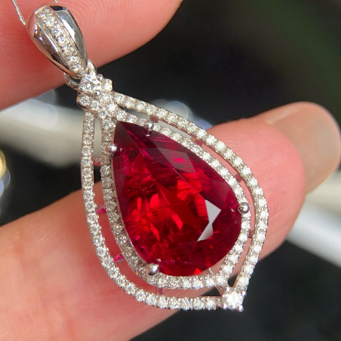 14k Gold 4.86 Ct Natural Tourmaline & Diamond Pendant( Without Chain ): Ref:231066358 // gold content:14k gold // main gemstone:tourmaline // shape:pear // carat weight:4. 86ct // color:red // treatment:natural // // adjacent gemstone 2 : diamond // number of stones:104