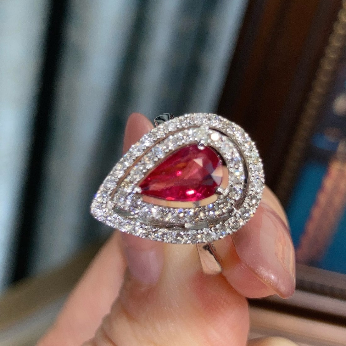 14k Gold 1.56 Ctw Natural Ruby & Diamond Ring: Ref:231066361 // gold content:14k gold // ring size:7. 25us // // main gemstone:ruby // shape:pear // carat weight:1. 05ct // color:red // treatment:natural // // adjacent gemstone 2 : diamond //