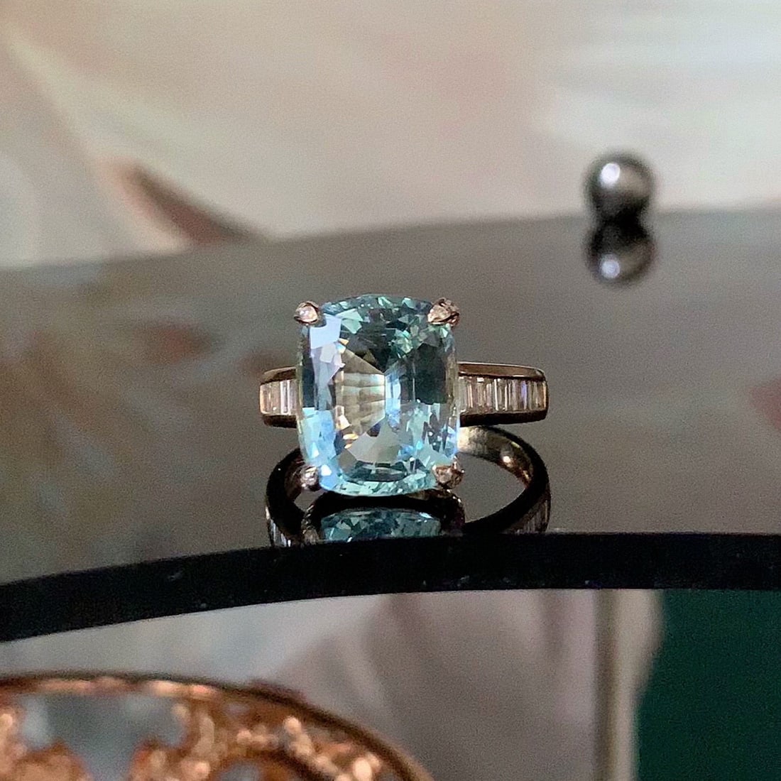 14k Gold 4.60 Ct Natural Aquamarine & Diamond Ring: Ref:231066366 // gold content:14k gold // ring size:7. 25us // // main gemstone:aquamarine // shape:cushion // carat weight:4. 60ct // color:santa maria color // treatment:natural // // adjacent