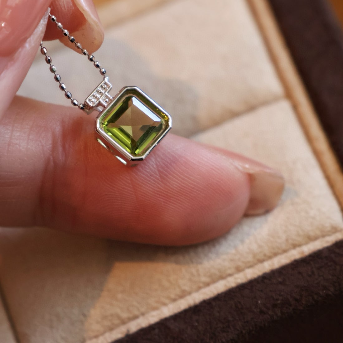 14k Gold 1.4 Ct Natural Peridot Pendant( Without Chain ) - 5