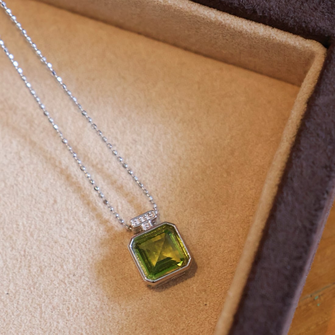 14k Gold 1.4 Ct Natural Peridot Pendant( Without Chain ) - 6