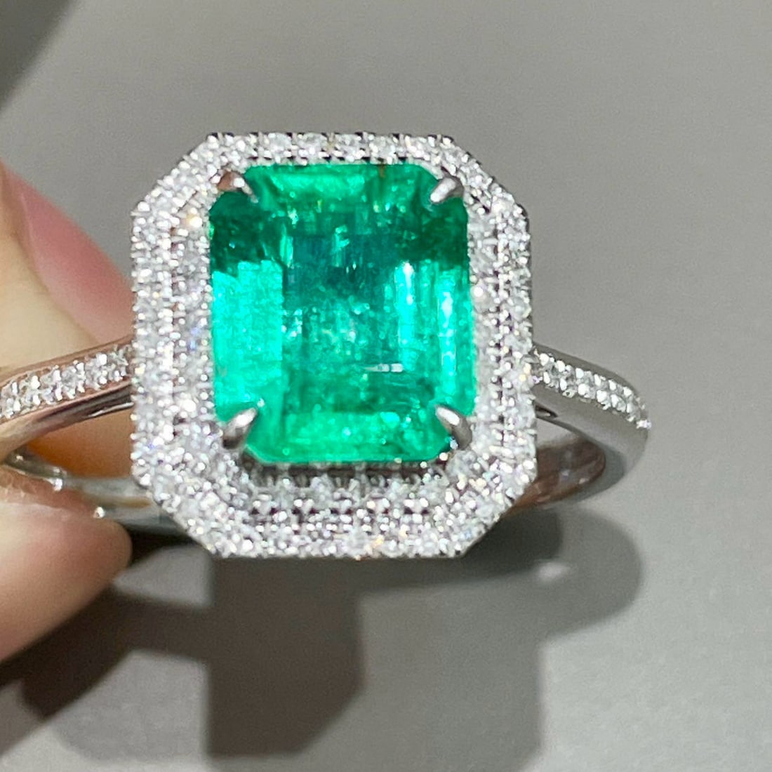 14k Gold 1.72 Ct Natural Emerald & Diamond Ring - 5