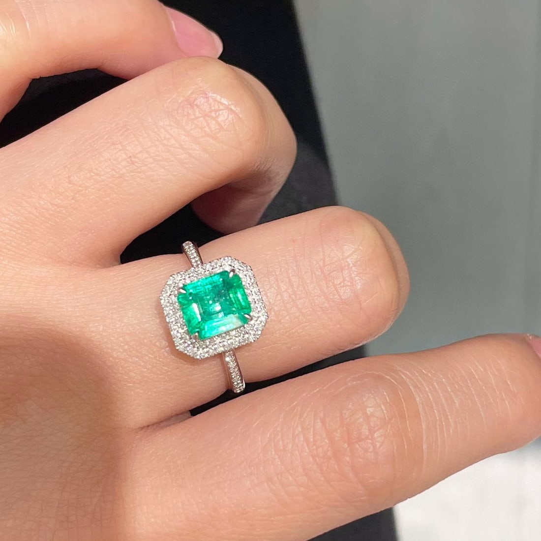 14k Gold 1.72 Ct Natural Emerald & Diamond Ring - 6