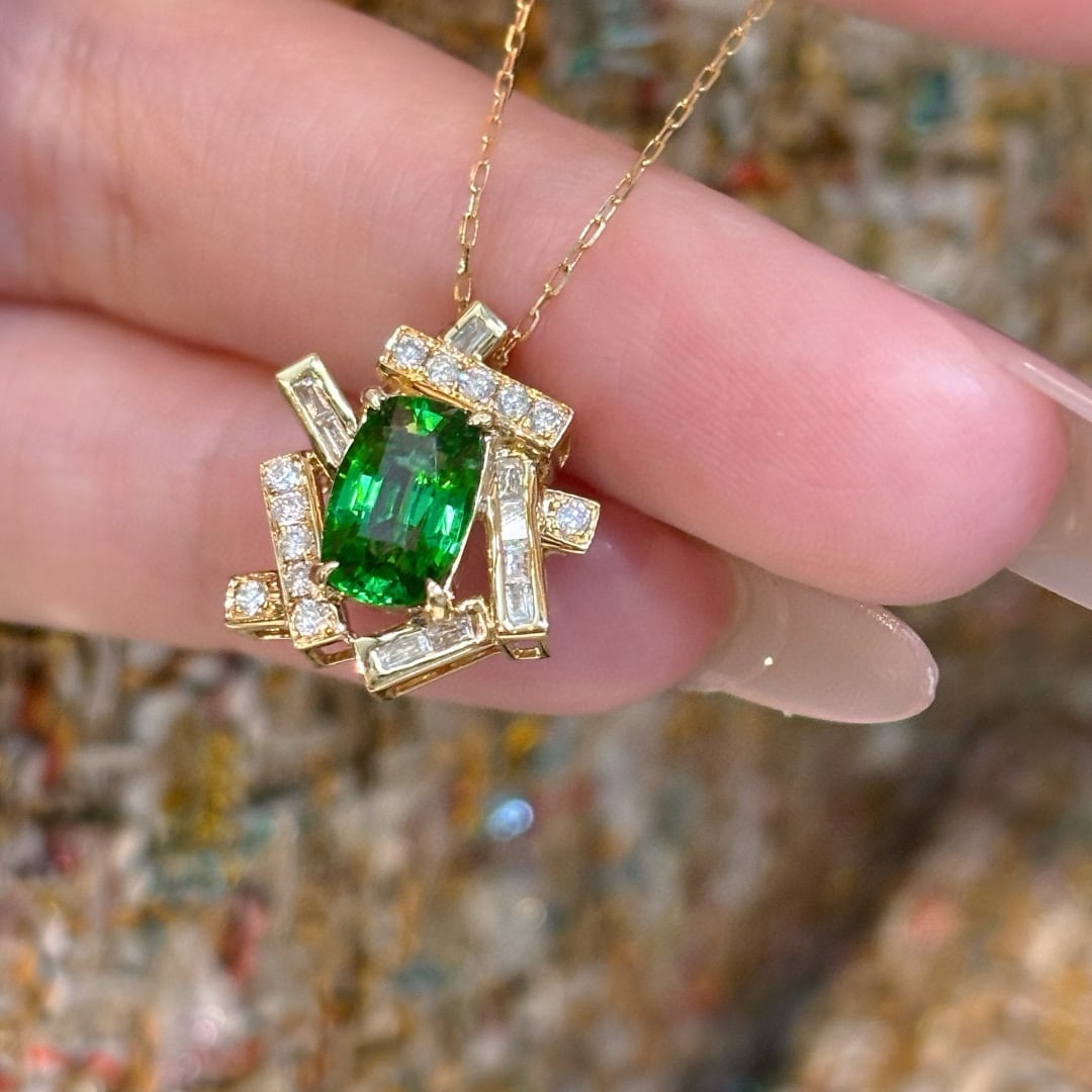 14k Gold 1.25 Ct Vivid Green Natural Tsavorite & Diamond Pendant( Without Chain ): Ref:231066382 // gold content:14k gold // main gemstone:tsavorite // shape:cushion // carat weight:1. 25ct // color:vivid green // treatment:natural // // adjacent gemstone 2 : diamond // shape:round