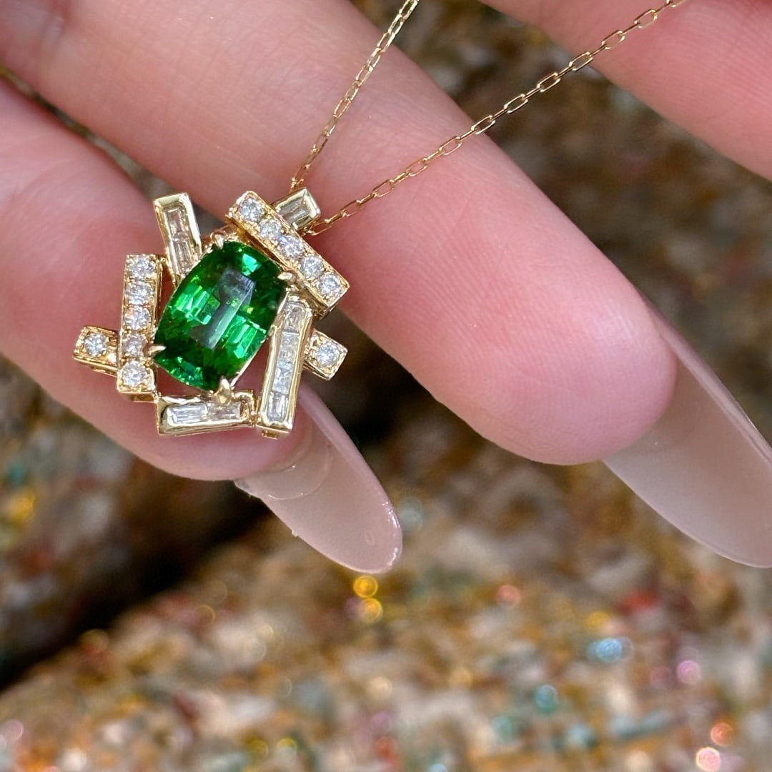 14k Gold 1.25 Ct Vivid Green Natural Tsavorite & Diamond Pendant( Without Chain ) - 2