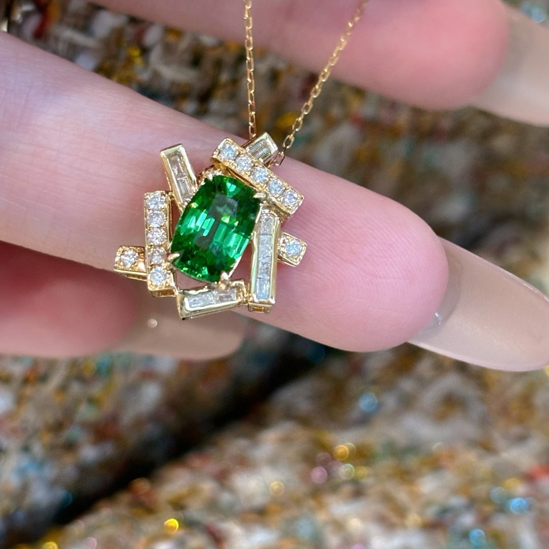 14k Gold 1.25 Ct Vivid Green Natural Tsavorite & Diamond Pendant( Without Chain ) - 3