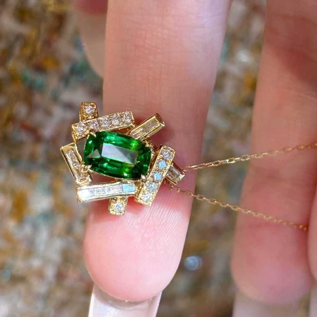 14k Gold 1.25 Ct Vivid Green Natural Tsavorite & Diamond Pendant( Without Chain ) - 4