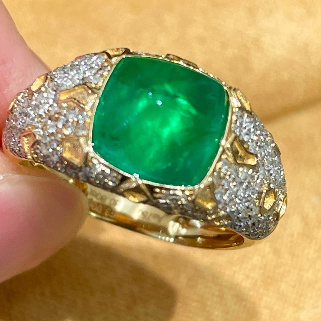 14k Gold 3.8 Ctw Vivid Green Natural Emerald & Diamond Ring - 3