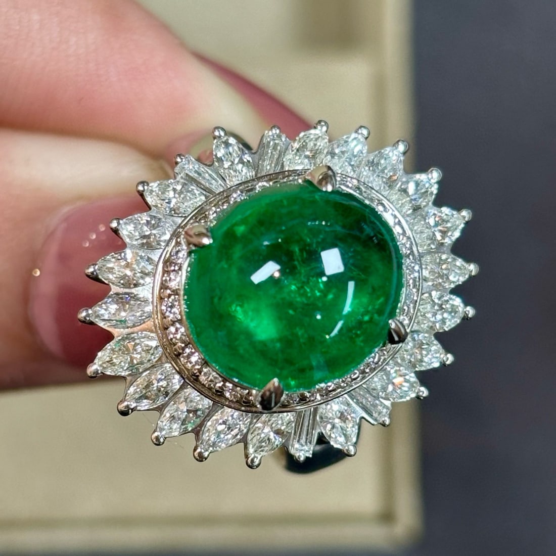 14k Gold 6.15 Ctw Vivid Green Natural Emerald & Diamond Ring - 4