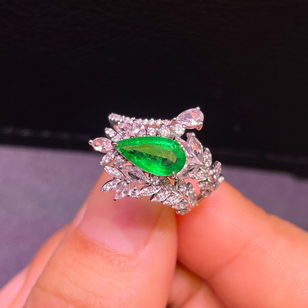 14k Gold 1.45 Ct Natural Emerald & Diamond Ring - 3
